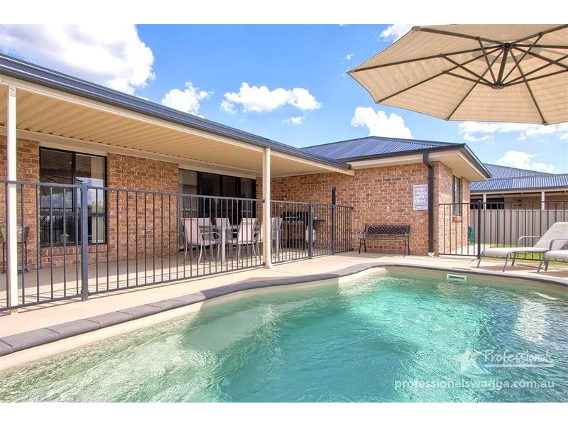 29  Yarrawah Crescent, Bourkelands NSW 2650