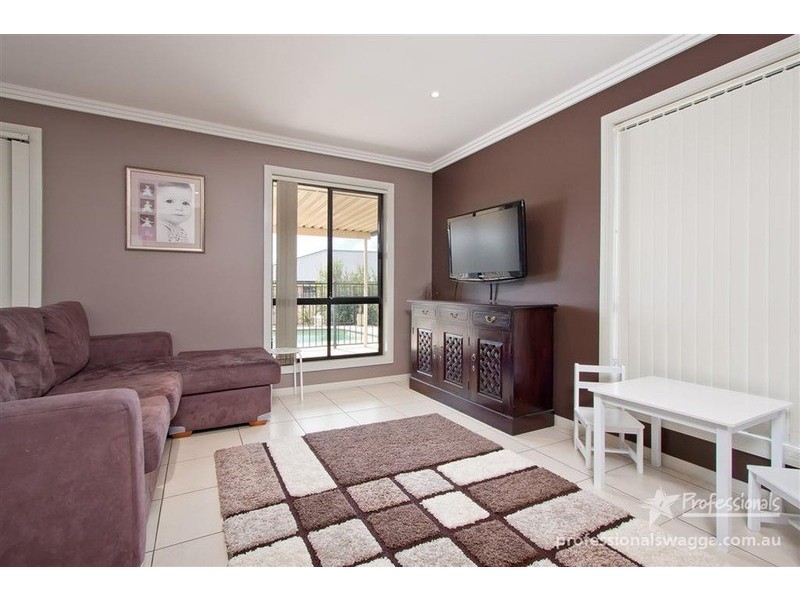 29  Yarrawah Crescent, Bourkelands NSW 2650