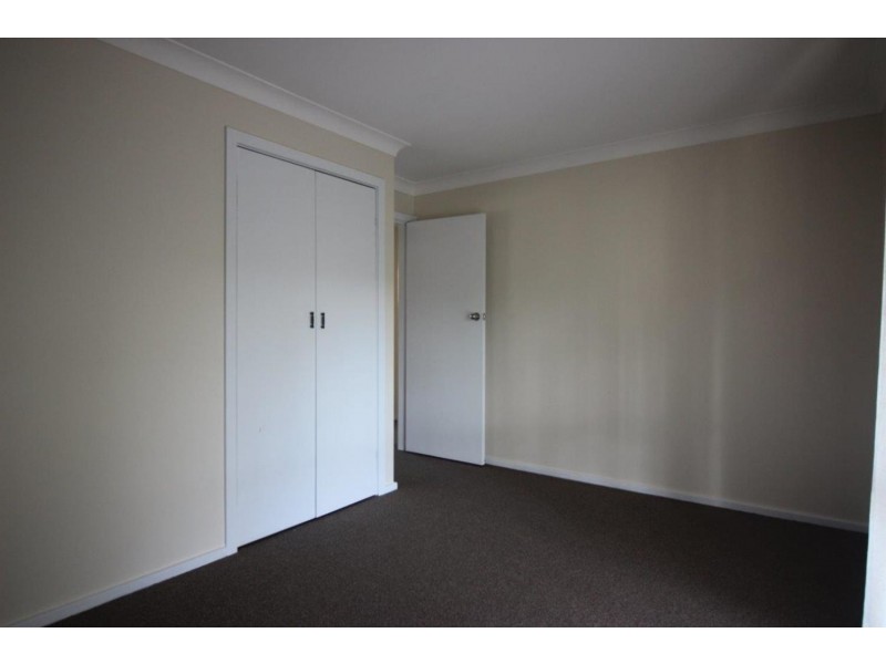 2/2 Cooinbil Crescent, Kooringal NSW 2650