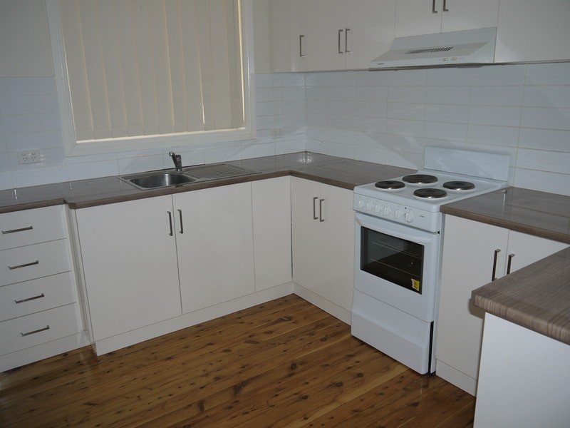 1/3 Joyes Place, Tolland NSW 2650