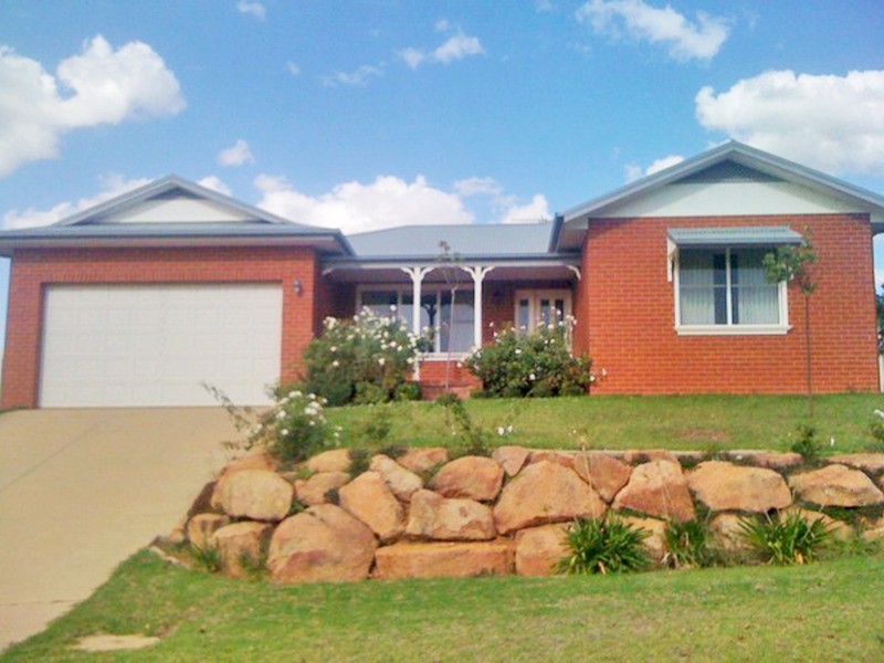 6 Lyndoch Place, Bourkelands NSW 2650