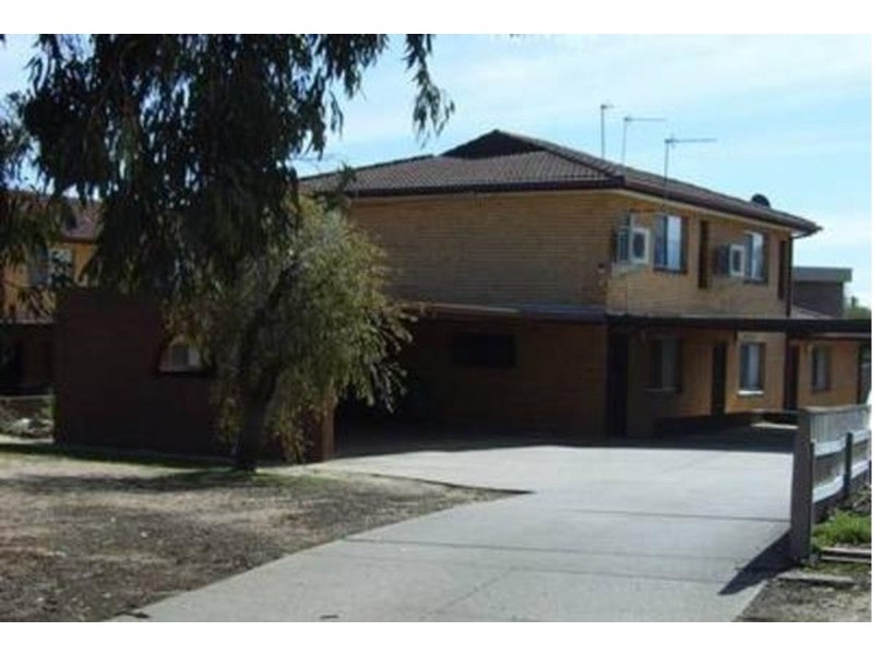 1/7B Henschke Avenue, Tolland NSW 2650