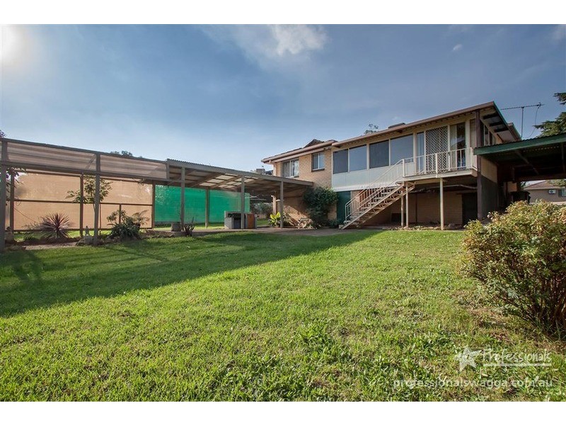 26 Fairbairn  Crescent, Kooringal NSW 2650