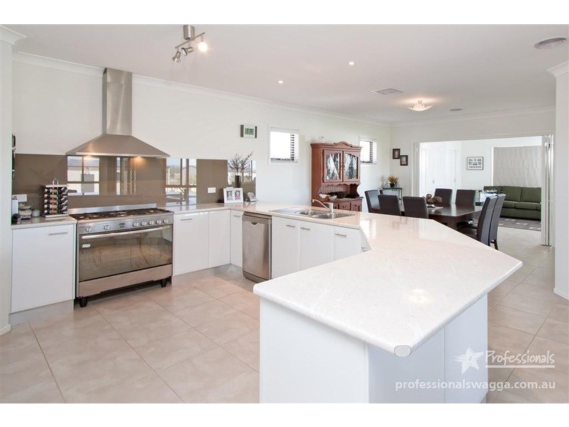 33  Willow Tree Place, Springvale NSW 2650