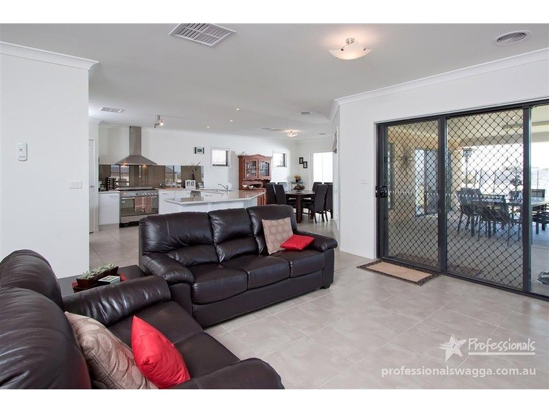 33  Willow Tree Place, Springvale NSW 2650