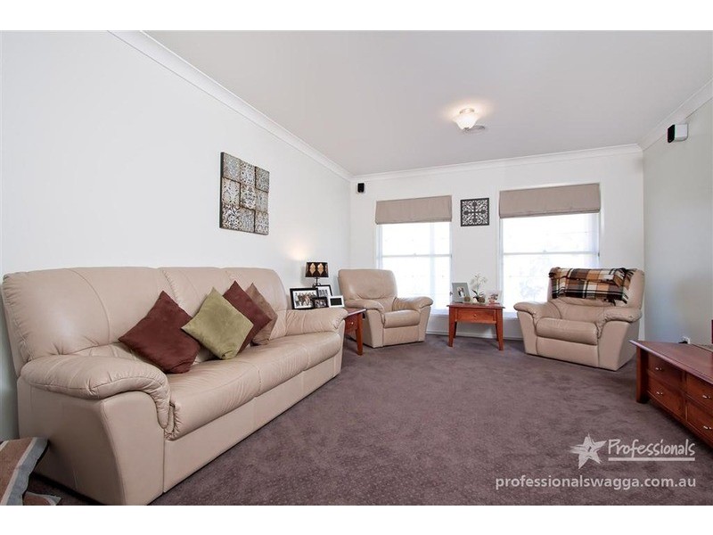 33  Willow Tree Place, Springvale NSW 2650