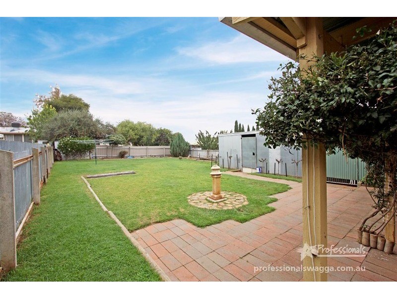 144 Fernleigh  Road, Mount Austin NSW 2650