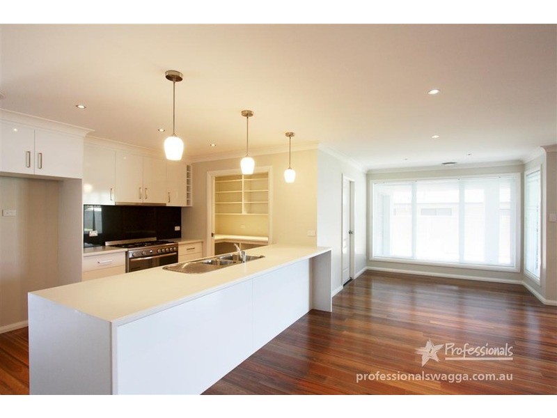 13 Mima  Street, Glenfield Park NSW 2650