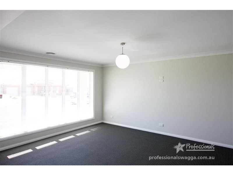 13 Mima  Street, Glenfield Park NSW 2650