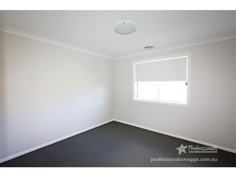 13 Mima  Street, Glenfield Park NSW 2650