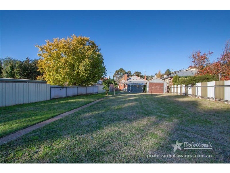 6 Richard Street, Turvey Park NSW 2650