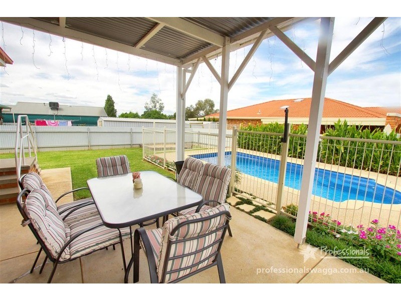 1 Jabiru Place, Glenfield Park NSW 2650