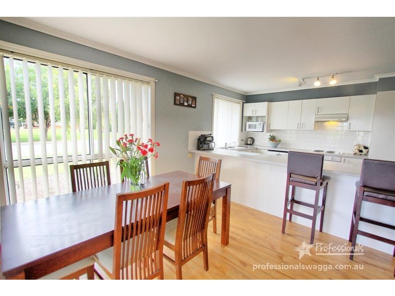 1 Jabiru Place, Glenfield Park NSW 2650