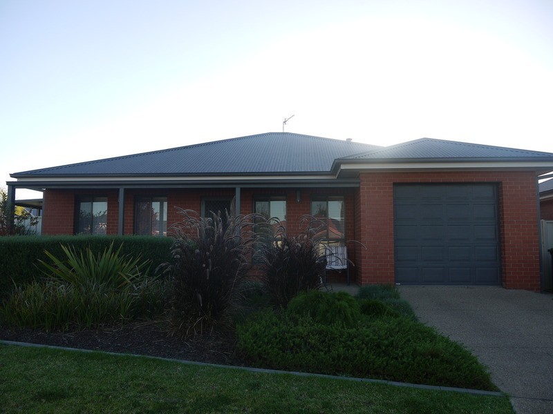 1/19 Walla Street, Wagga Wagga NSW 2650