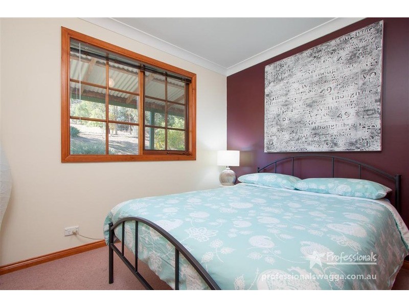 8 Wagga Wagga  Street, Oura NSW 2650