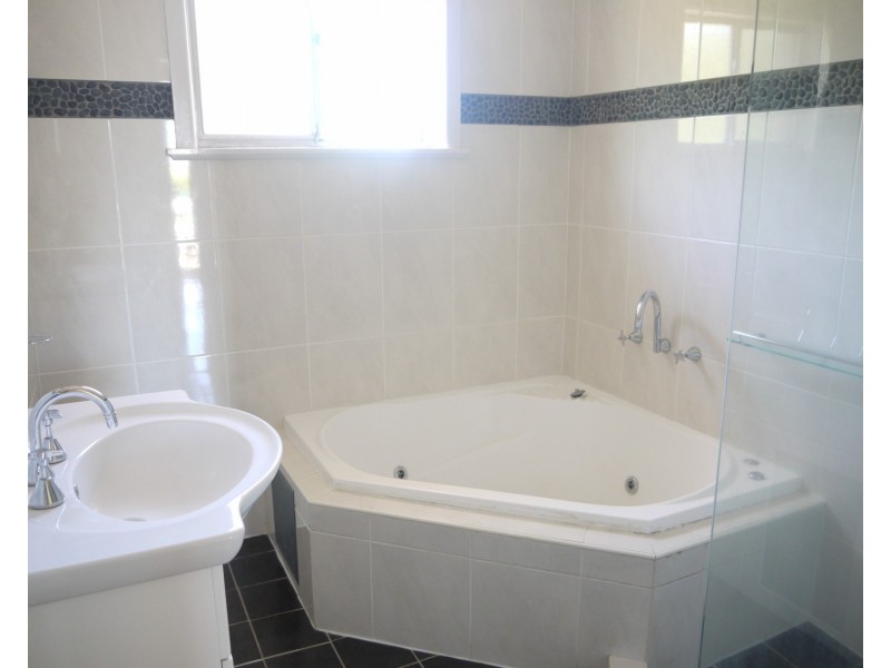 15 James Street, Kooringal NSW 2650