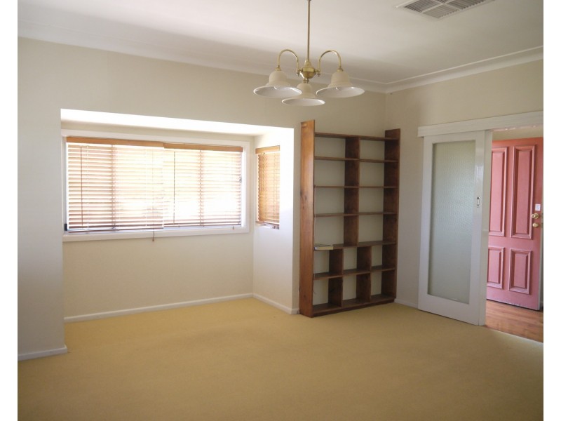 15 James Street, Kooringal NSW 2650