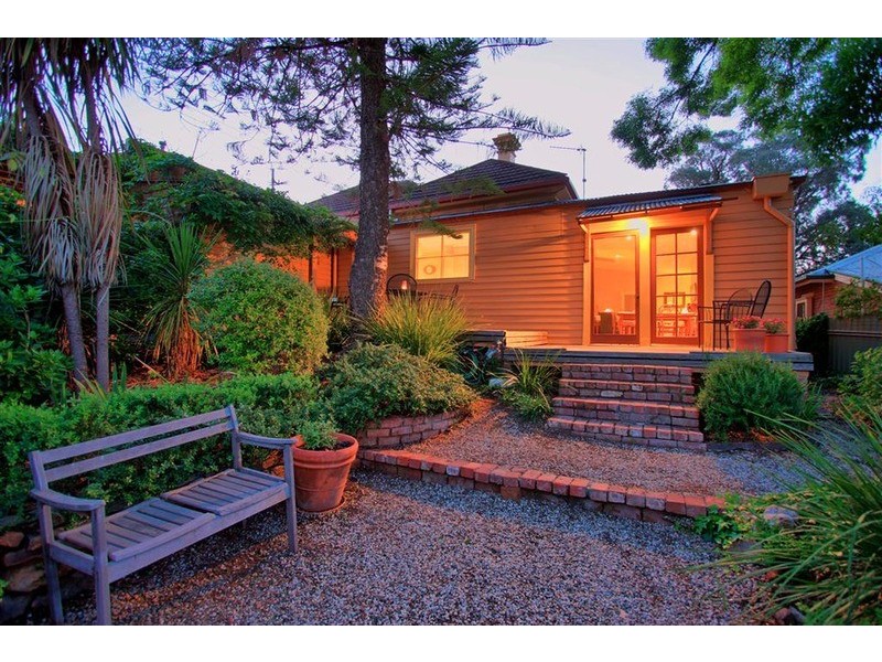51 Macleay Street, Turvey Park NSW 2650
