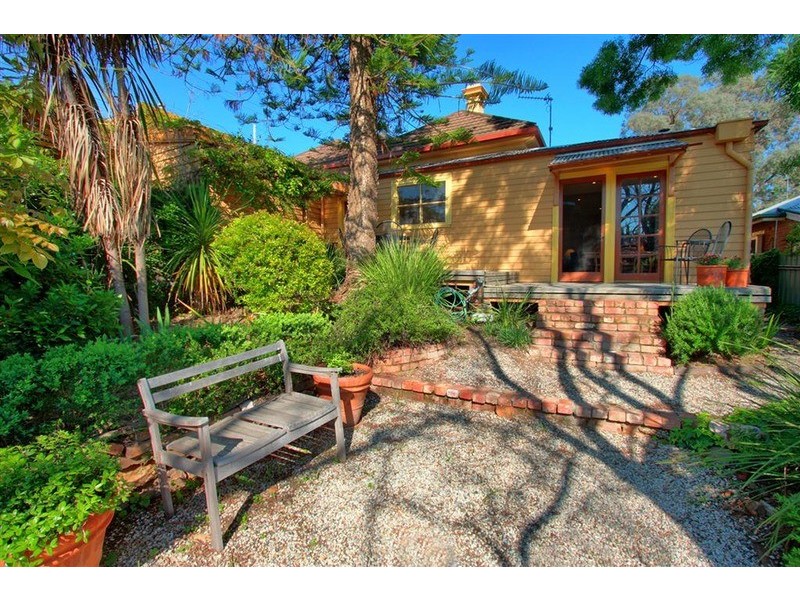 51 Macleay Street, Turvey Park NSW 2650