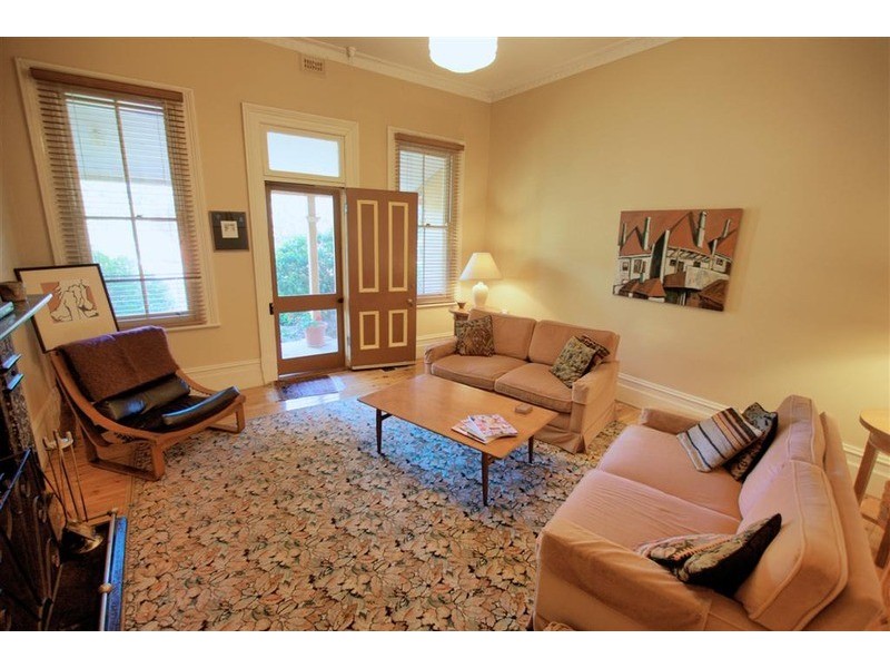 51 Macleay Street, Turvey Park NSW 2650
