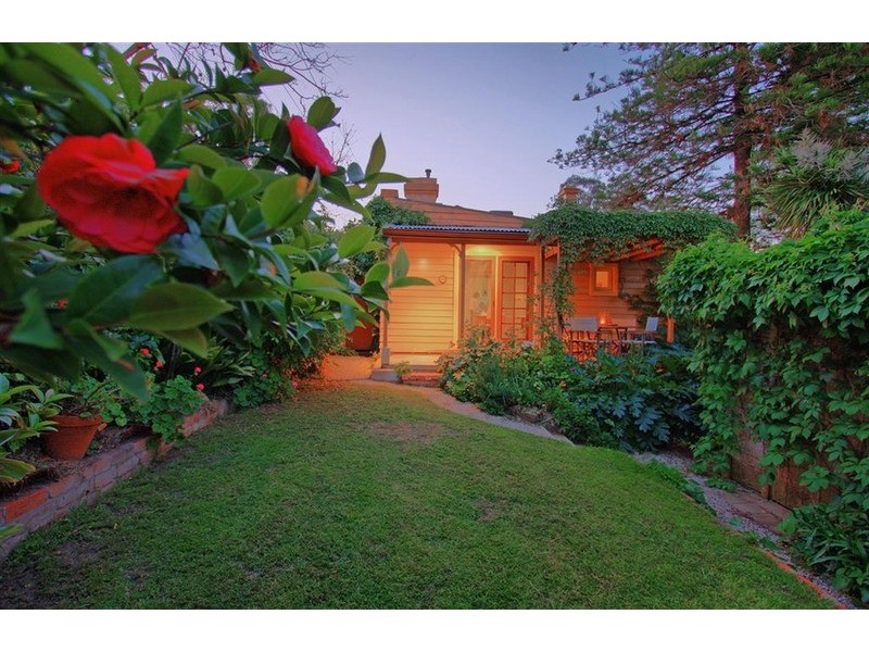 51 Macleay Street, Turvey Park NSW 2650