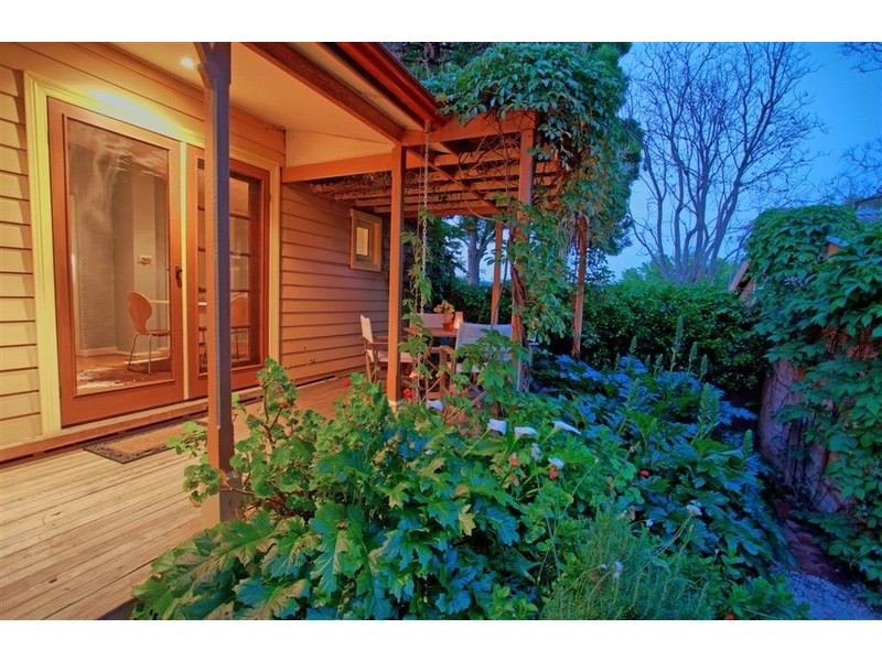 51 Macleay Street, Turvey Park NSW 2650