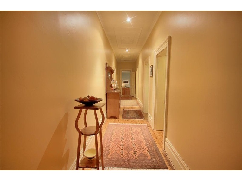 51 Macleay Street, Turvey Park NSW 2650