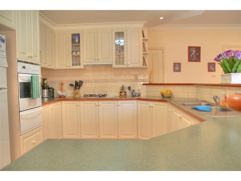 9 Melville Place, Tatton NSW 2650