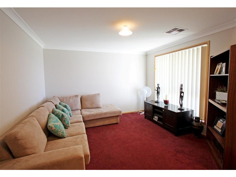 24 Franklin Drive, Estella NSW 2650