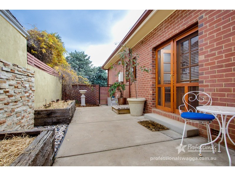 13 Mair Street, Turvey Park NSW 2650