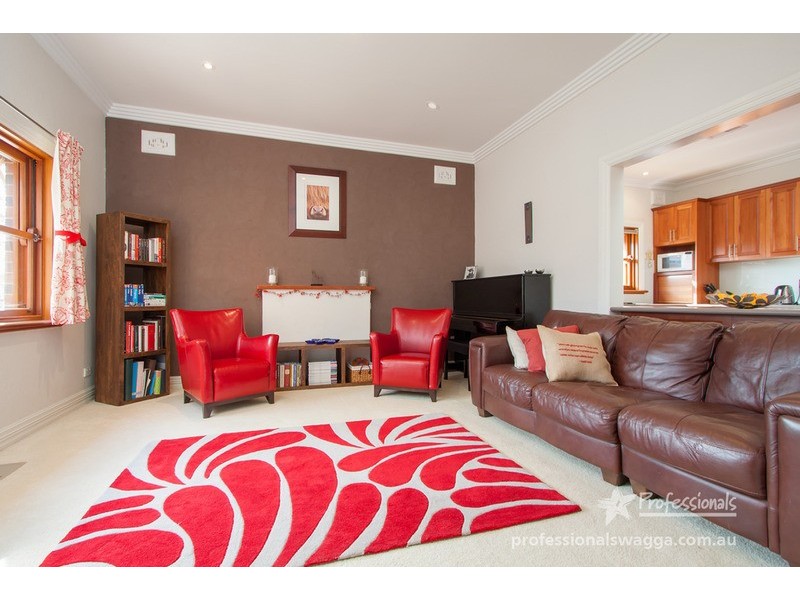 13 Mair Street, Turvey Park NSW 2650