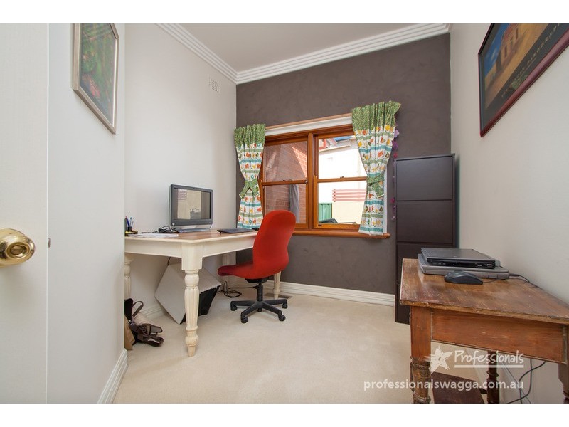 13 Mair Street, Turvey Park NSW 2650