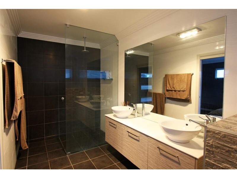 56 Atherton  Crescent, Tatton NSW 2650