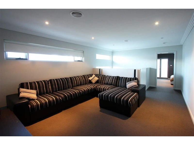 56 Atherton  Crescent, Tatton NSW 2650