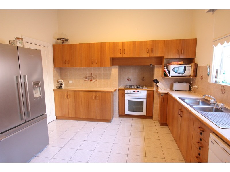 100 Crampton Street, Wagga Wagga NSW 2650