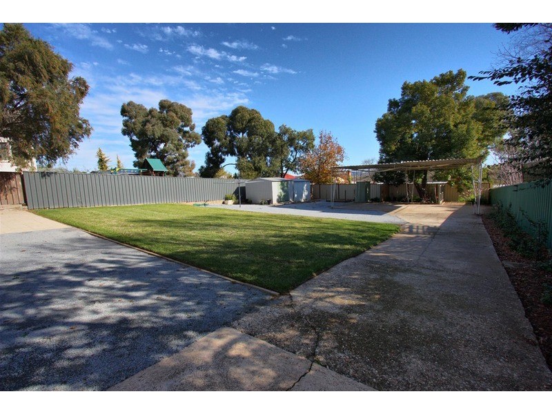 64 Mitchelmore Street, Turvey Park NSW 2650