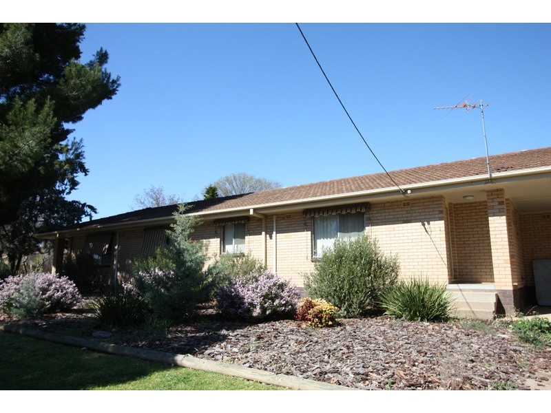 1/2 Raye Street, Tolland NSW 2650