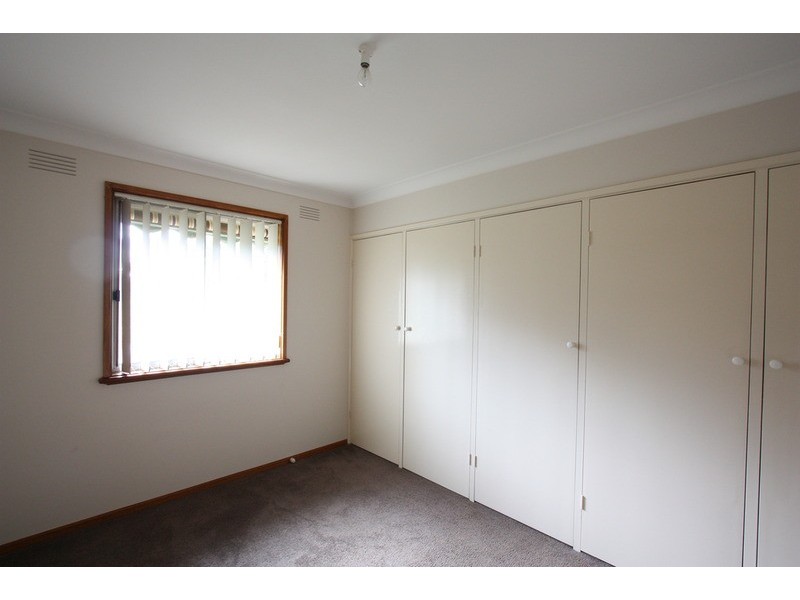 1/2 Raye Street, Tolland NSW 2650