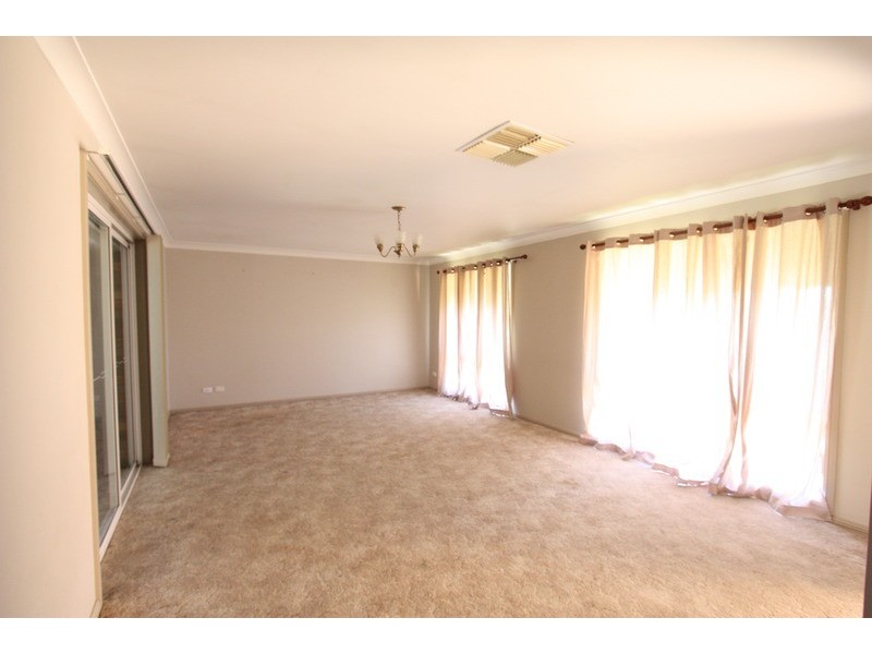 21 Eldershaw Drive, Forest Hill NSW 2651
