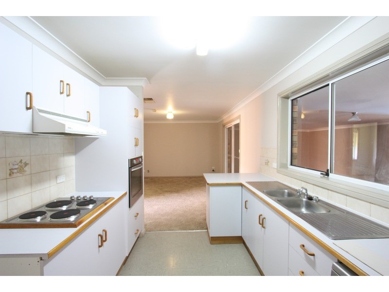 21 Eldershaw Drive, Forest Hill NSW 2651