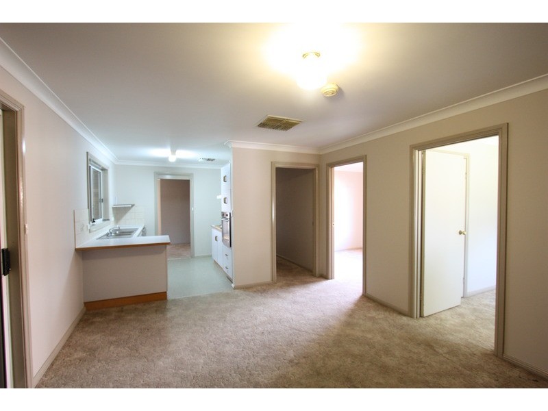 21 Eldershaw Drive, Forest Hill NSW 2651