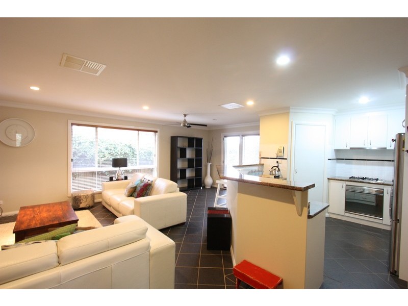 11 Hume Street, Lake Albert NSW 2650