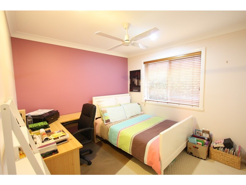 11 Hume Street, Lake Albert NSW 2650