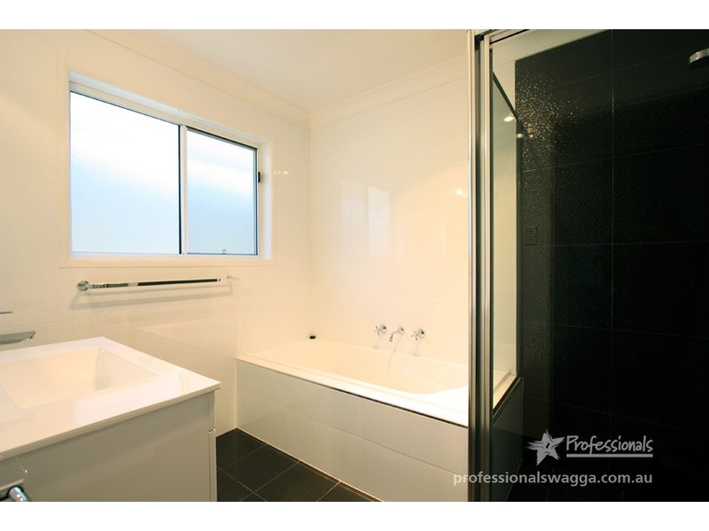 9/124 Mima Street, Glenfield Park NSW 2650