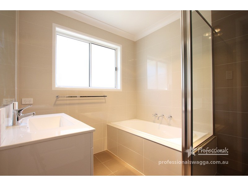 11/124 Mima Street, Glenfield Park NSW 2650