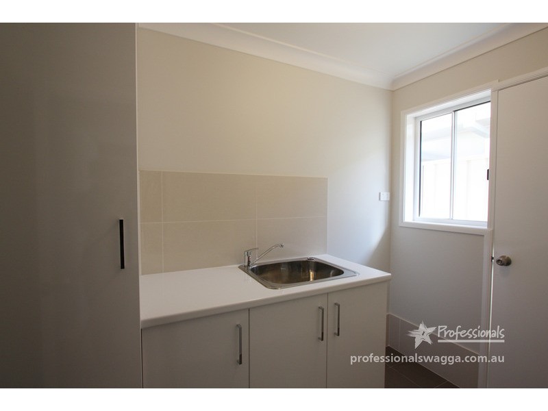 11/124 Mima Street, Glenfield Park NSW 2650