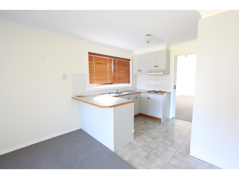 9 Nara Place, Glenfield Park NSW 2650