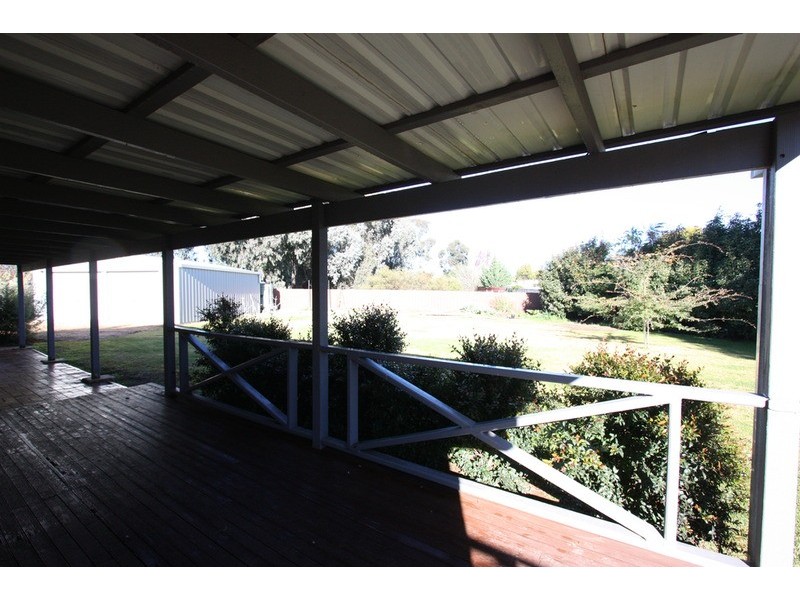 9 Nara Place, Glenfield Park NSW 2650