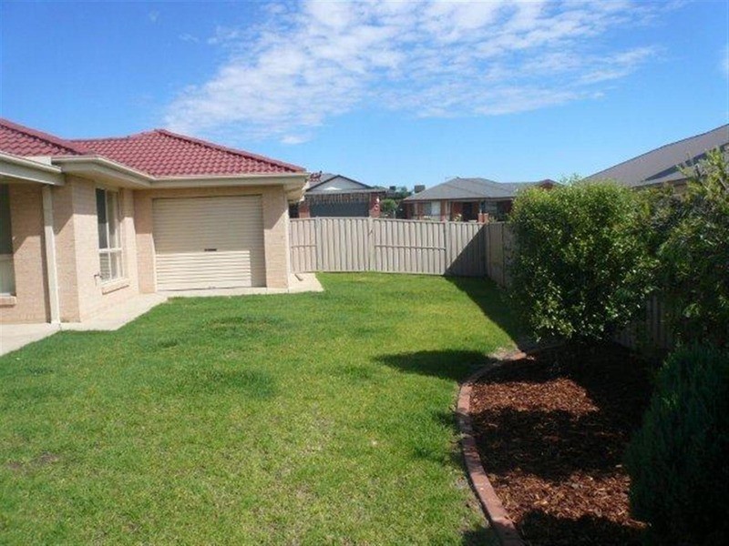16 Bedervale Street, Bourkelands NSW 2650