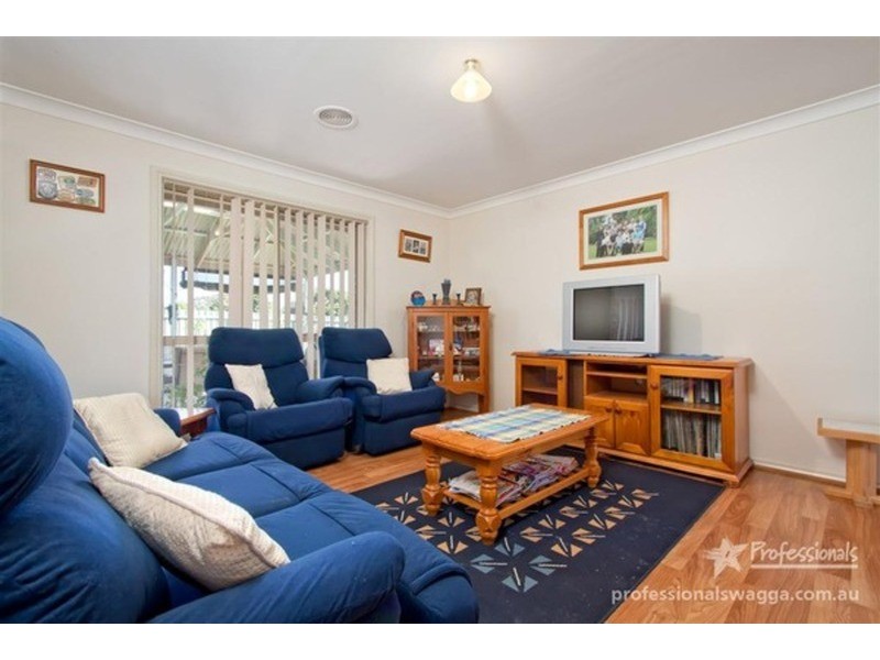 65 Jack Avenue, Mount Austin NSW 2650